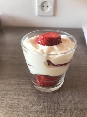 Verrine fromage frais et fraise